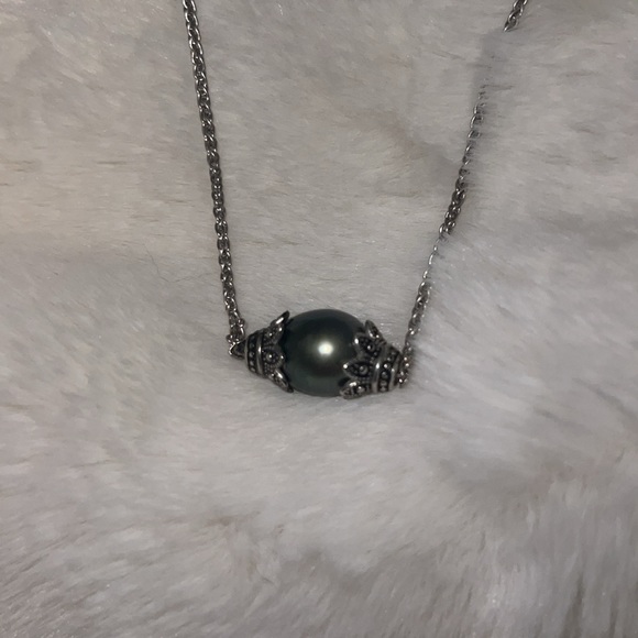 11-12MM Cultured Tahitian Pearl Rhodium over Sterling Silver 18 inch Necklace - Picture 3 of 5